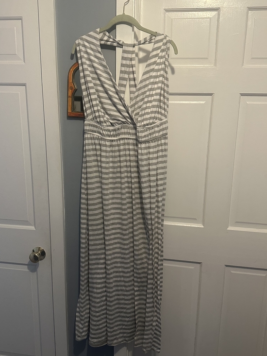 Lane Bryant Dresses & Skirts - LB Sleeveless V-Neck Striped Maxi Dress in Gray and White